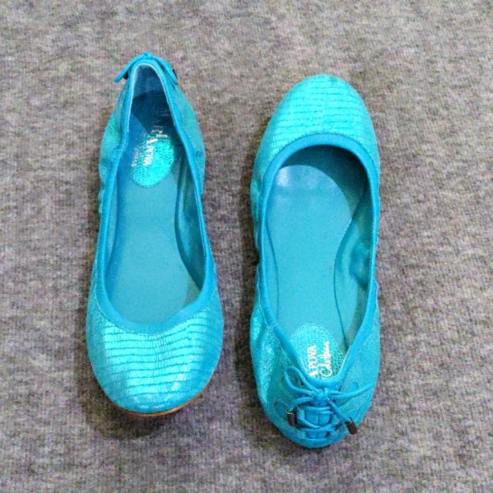 Maria Pova by Cole Hann, size 9, blue! 💙